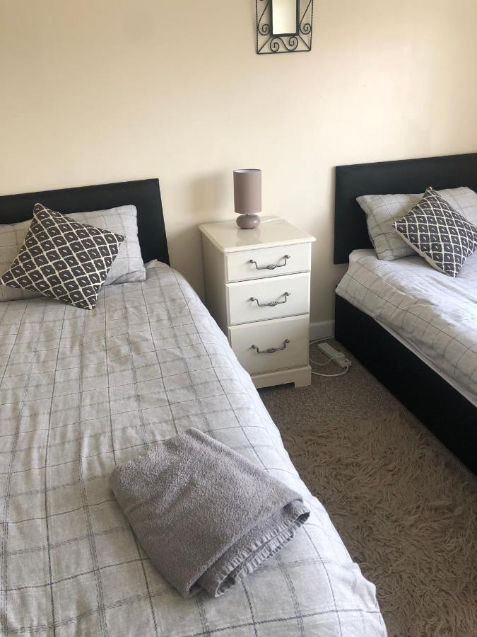 Villa 8 Pickering Road Telford Esterno foto