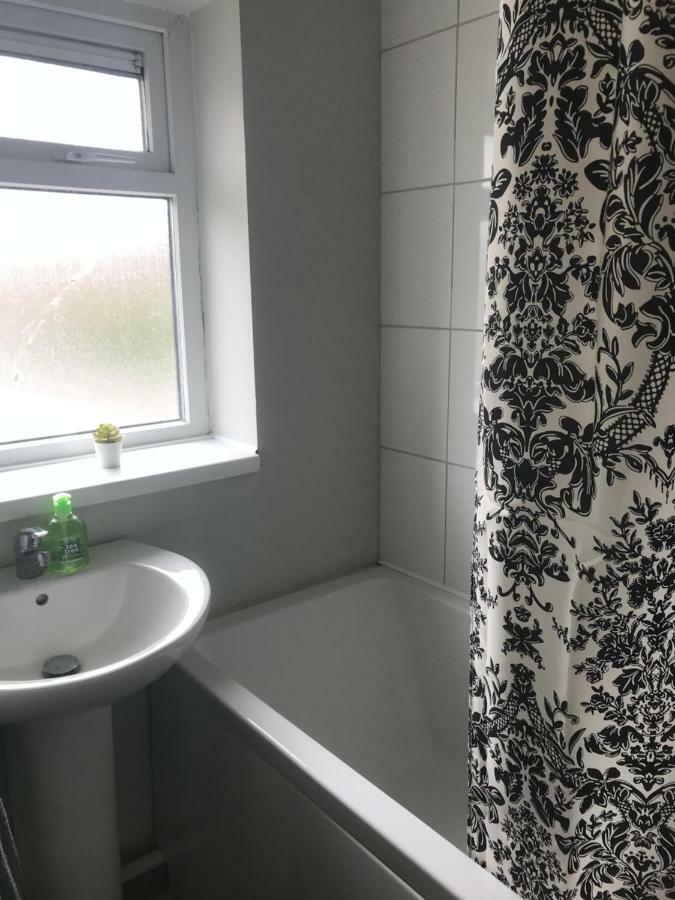 Villa 8 Pickering Road Telford Esterno foto